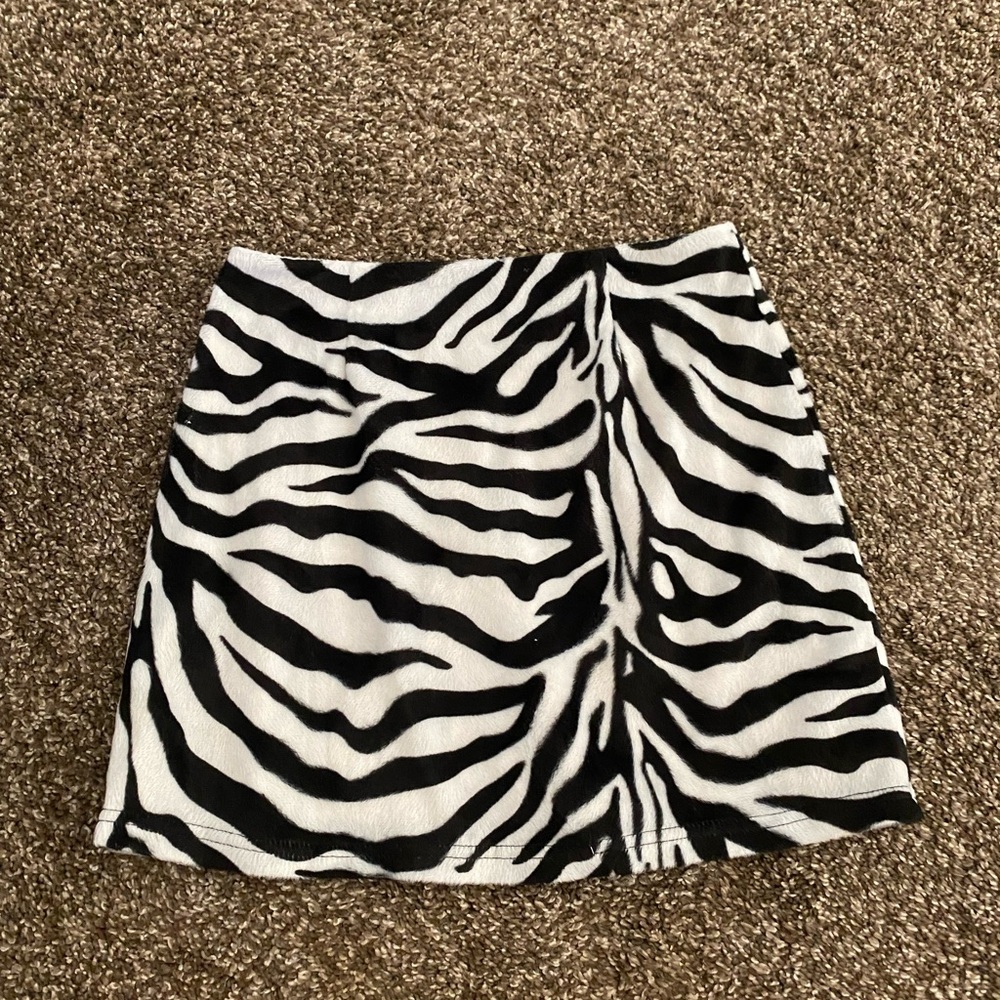 Fuzzy zebra mini skirt